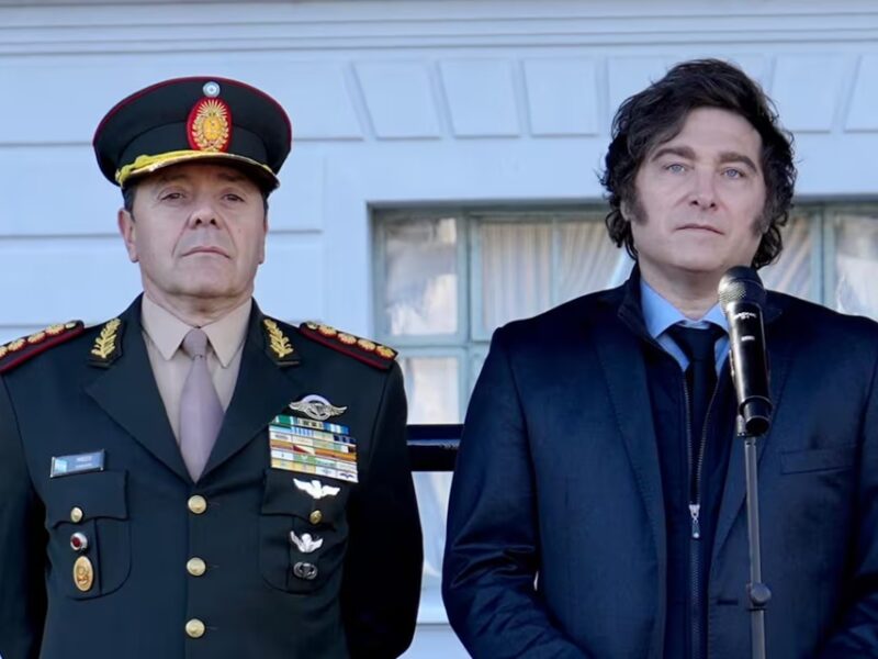 El negacioismo y los traumas argentinos: ¿Es peligroso haber nombrado a un militar activo en Defensa?