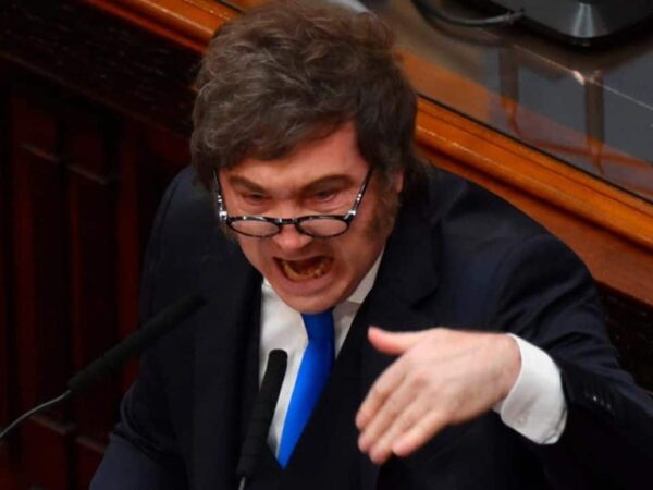 ¡Váyanse todos a la rep… m… qp!”