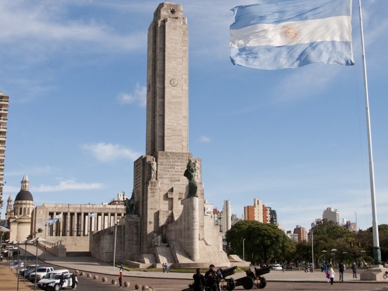 El Altar de la Patria profanado por Milei y sus esbirros