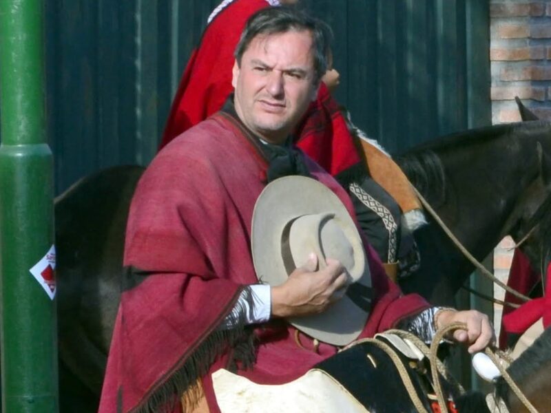 Ensayo salteño sobre un oficio menospreciado: Elogio al “novio” (Amator clandestinus salteñensis) o “Pata ‘i lana”
